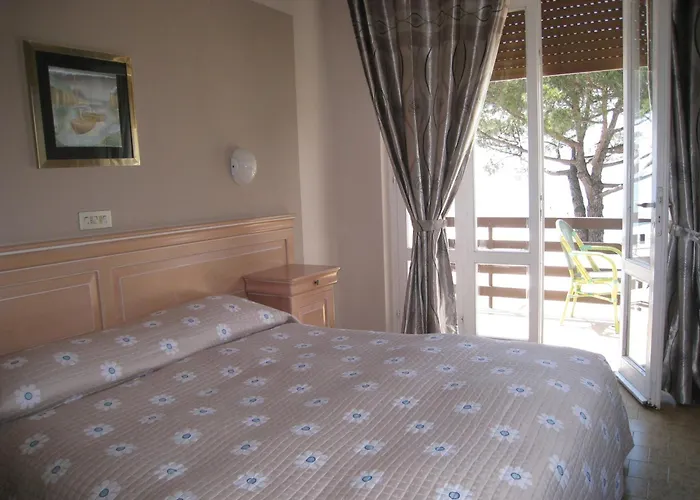 Esperia ホテル 2*